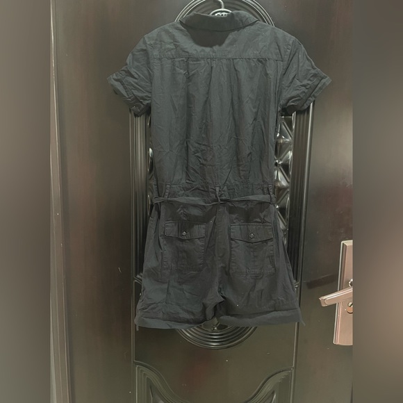 H&M black one piece shorts. Size Uk 6. Used - Picture 3 of 7